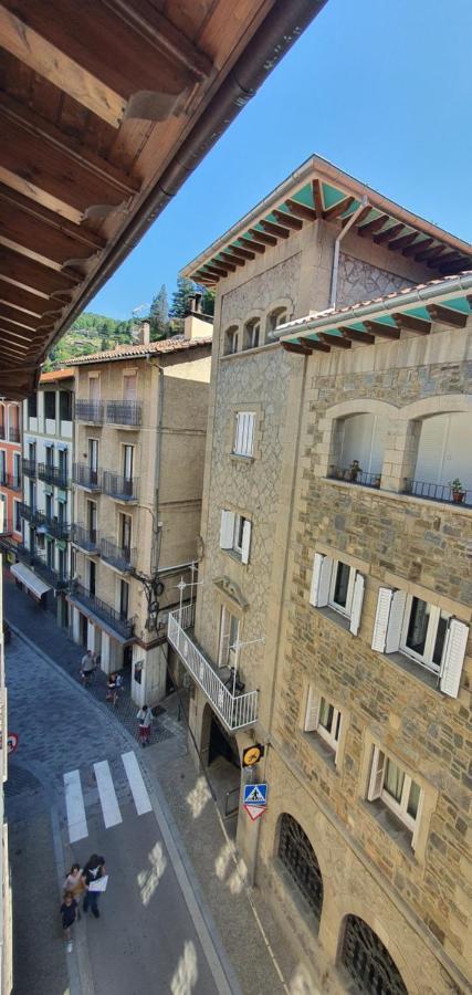 Cal Tranquil Camprodon, Acollidor Atic Al Centre Apartment Bagian luar foto